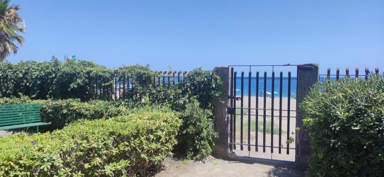 Pati'S House Apartment Giardini Naxos Exterior photo